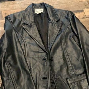 Fitted leather jacket